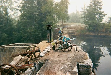 perry1.jpg (33831 bytes)