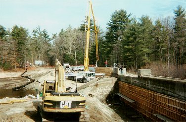 salem3.jpg (34753 bytes)