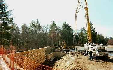 salem4.jpg (31613 bytes)