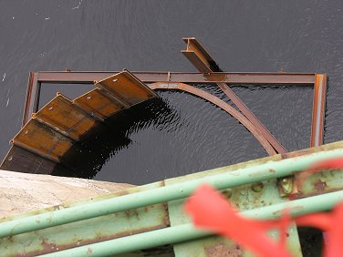 top2.jpg (25770 bytes)